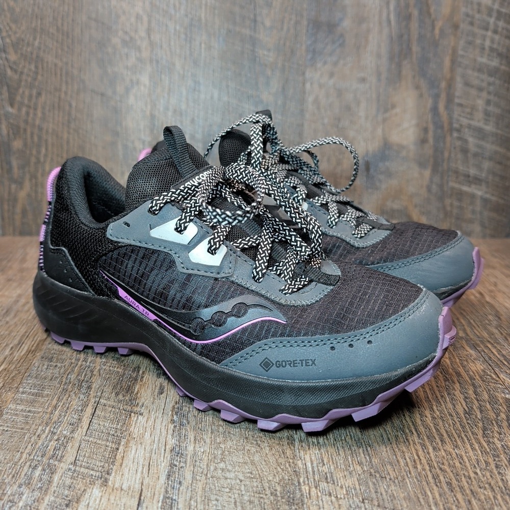 Saucony Women's Size 6.5 Aura TR Athletic Running Sneakers Fossil Grape Lace Up